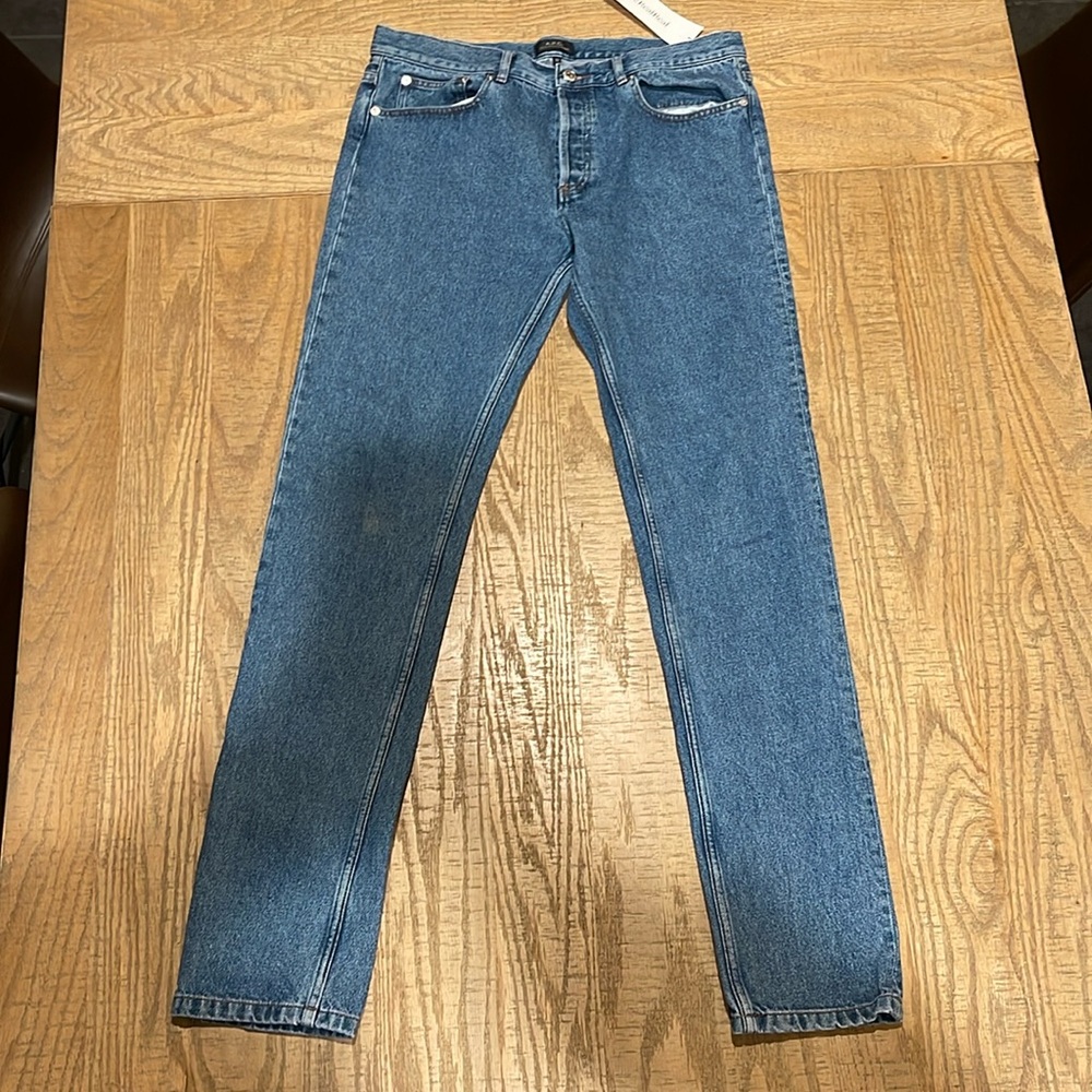 A.P.C. Relaxed fit tapered keg jean